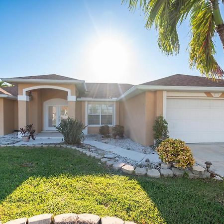 Serene 3-Bedroom Haven Near Sanibel Beach! Cape Coral Buitenkant foto