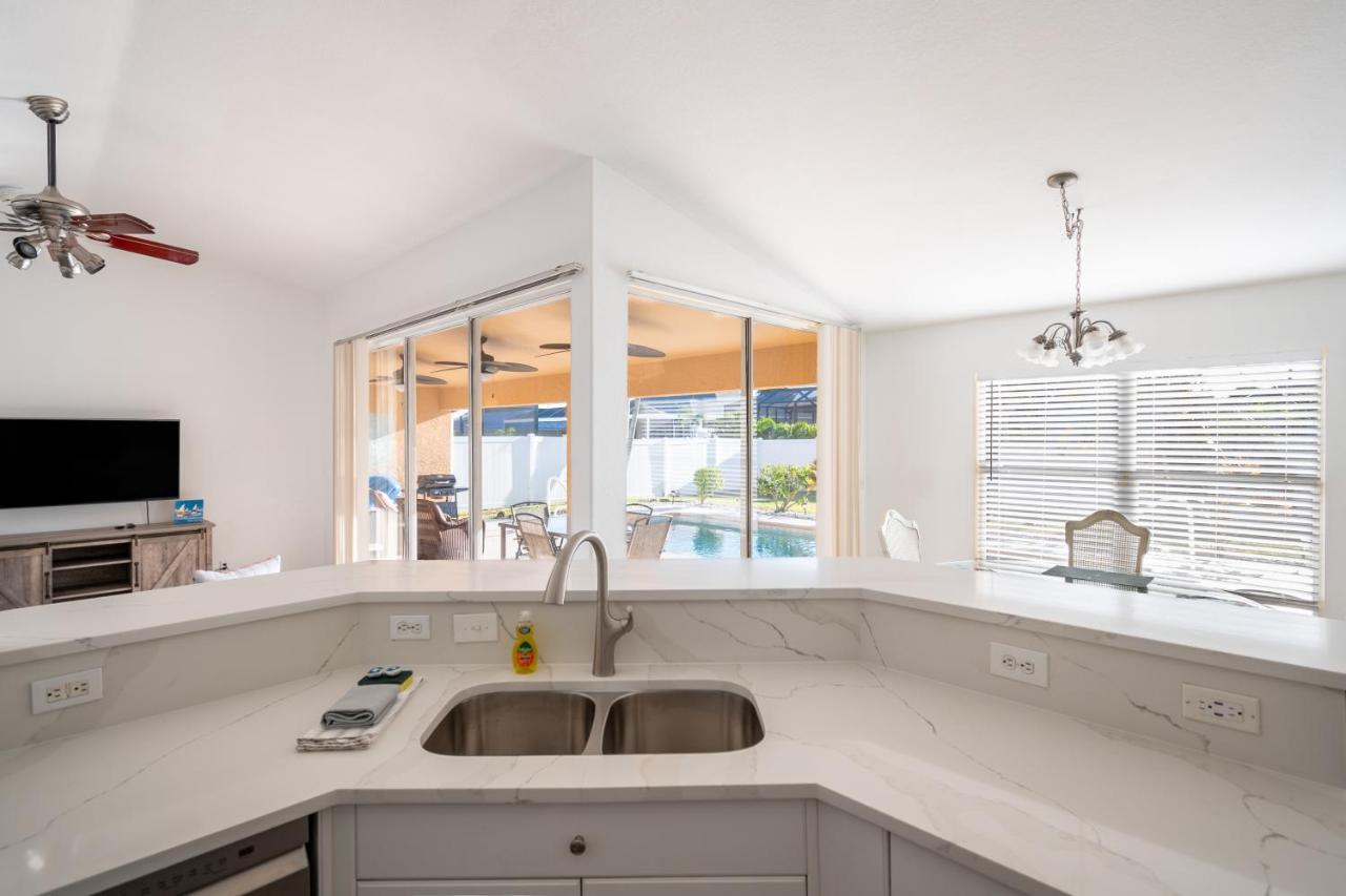 Serene 3-Bedroom Haven Near Sanibel Beach! Cape Coral Buitenkant foto